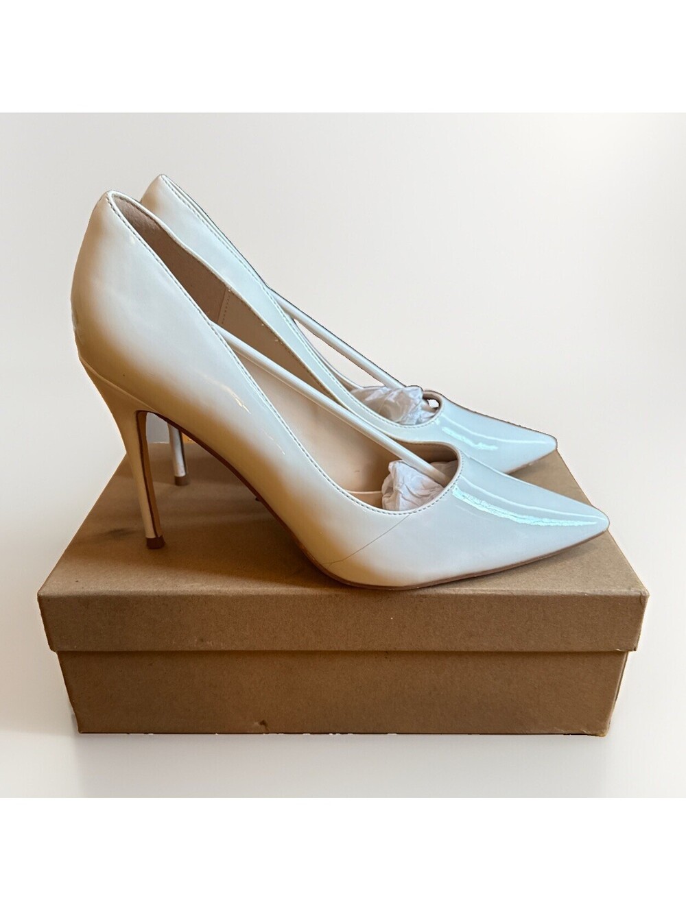 EUC Elizabet Tang White High Heel 4" Stiletto Shoes Pointed Toe Size 10